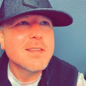 Meet your Posher, Adam